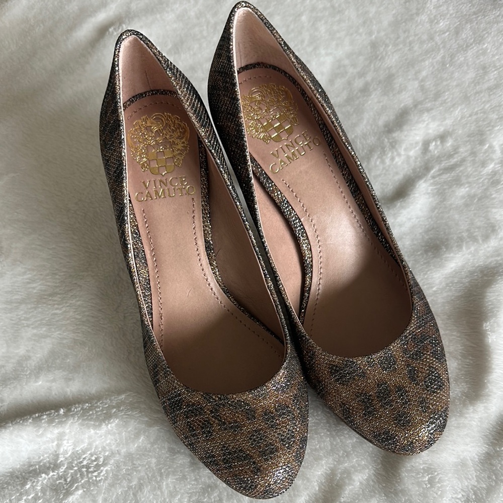Vince Camuto Brown Heeled Pumps
